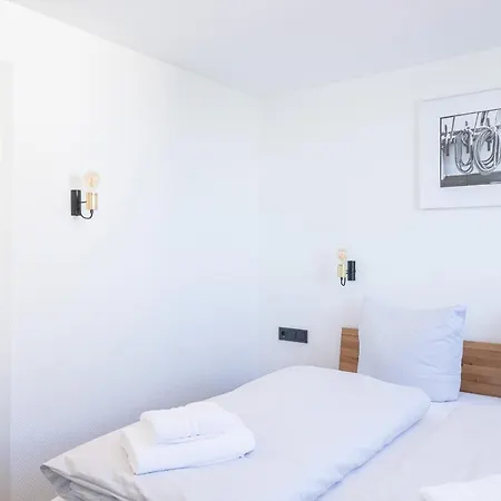 Johouse 12 Apartment